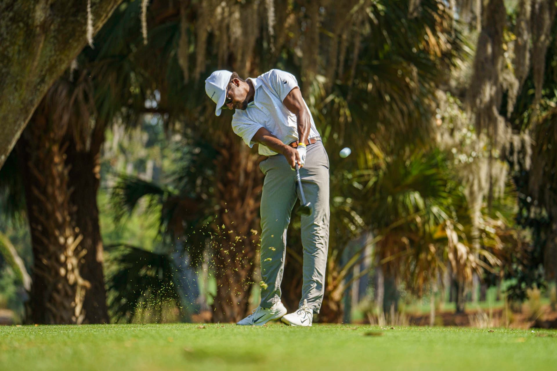 Jeffrey Cunningham mid-swing